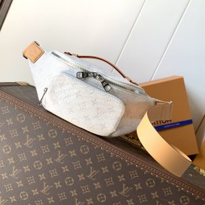 30 x 15 x 8 cm (Length x Height x Width)